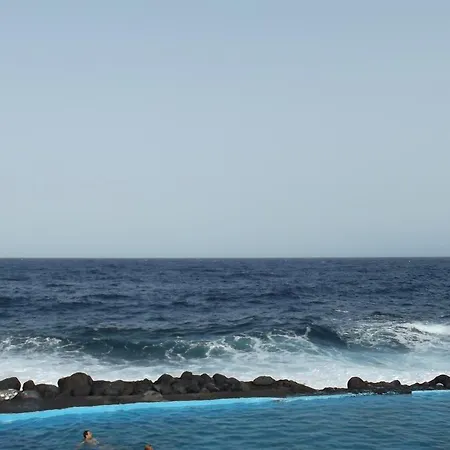 Casa Con Terraza Al Mar 기마르